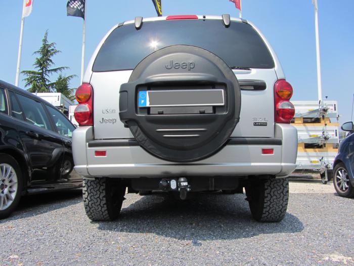 Montage attelage jeep cherokee