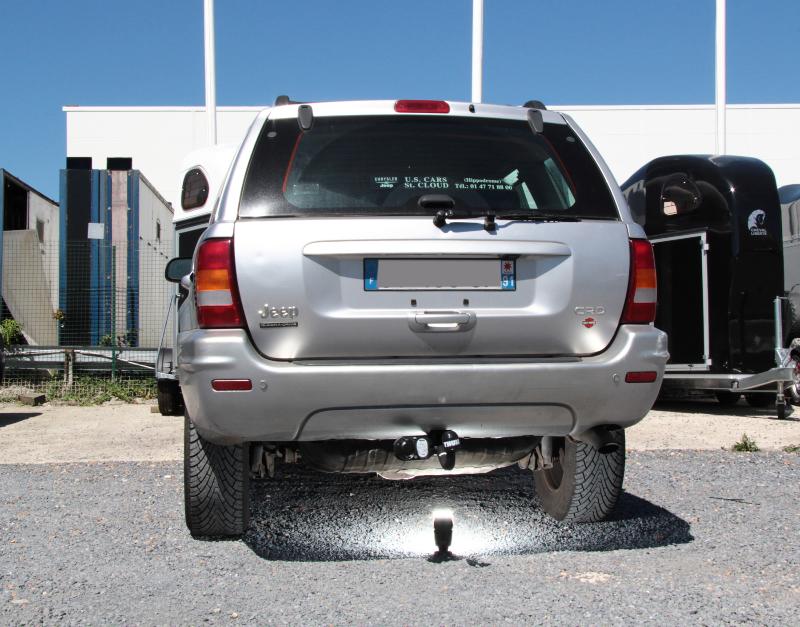 Montage attelage jeep grand cherokee