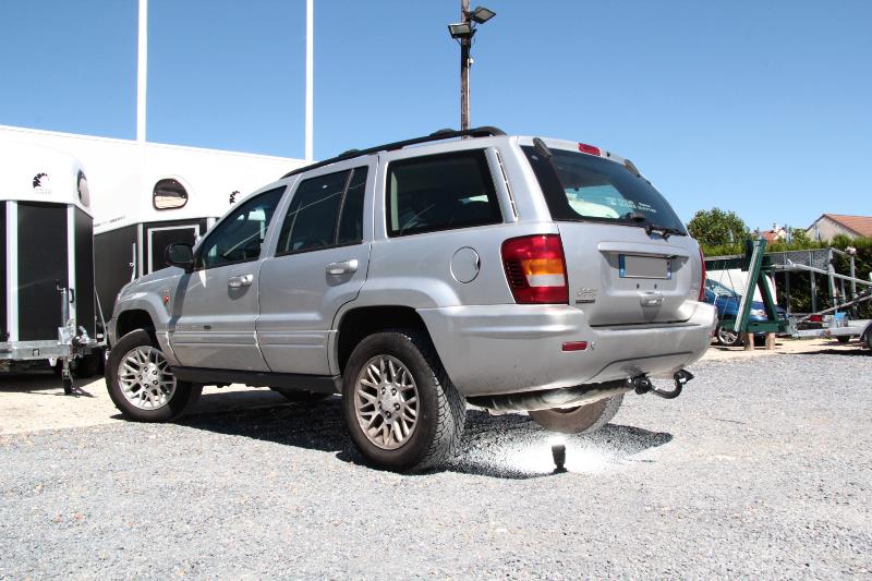Montage attelage jeep grand cherokee