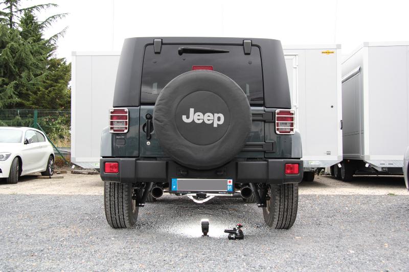 Montage attelage jeep wrangler