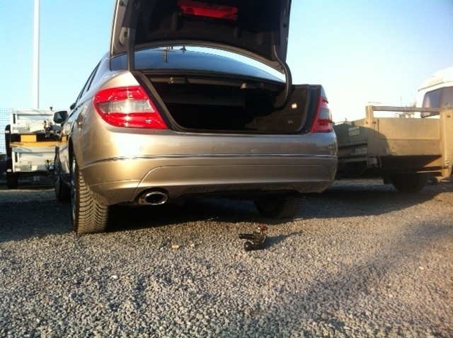 Montage attelage mercedes classe c