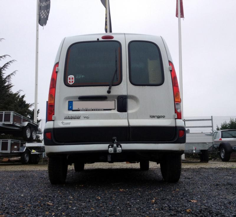Montage attelage renault kangoo