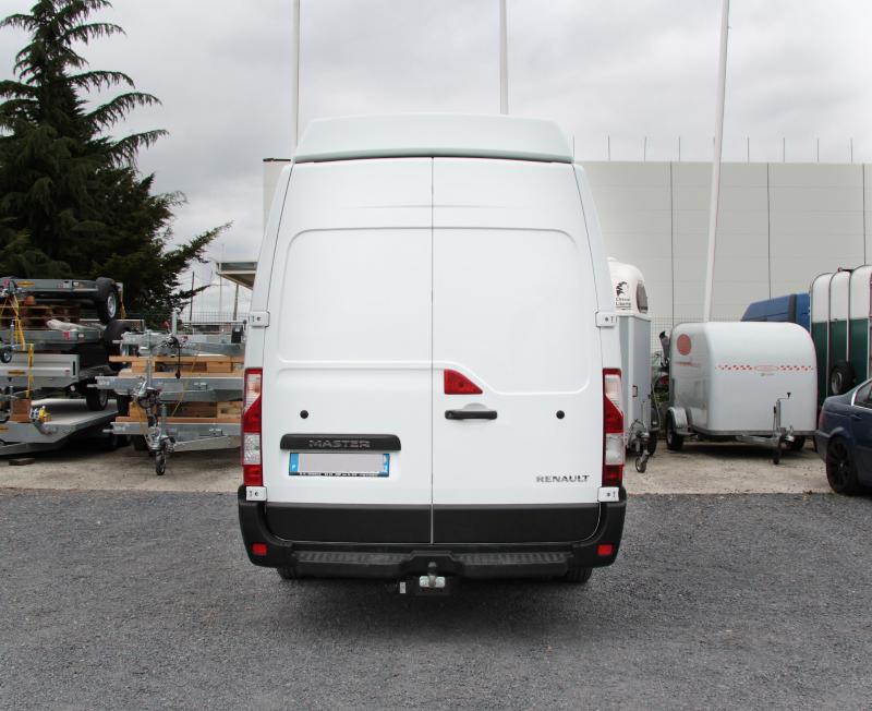 http://www.patrick-remorques.fr/photos/bdd/attelage-renault-master-rallonge_1_868_1.jpg