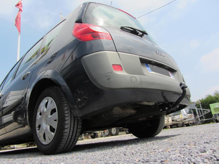 Montage attelage grand scenic 2