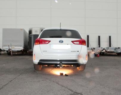 ATTELAGE TOYOTA AURIS BREAK HYBRIDE