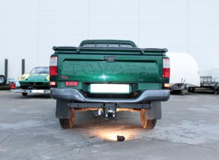 ATTELAGE TOYOTA HILUX 2 AVEC MARCHE PIED
