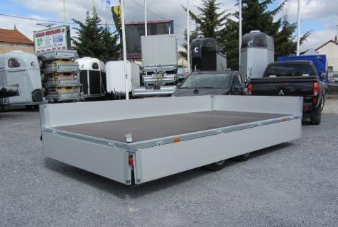 REMORQUE PLATEAU HUMBAUR HT 304118