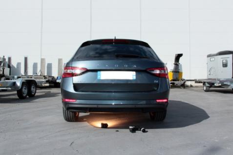 ATTELAGE SKODA SUPERB 3 COMBI HYBRIDE TYPE 3V5