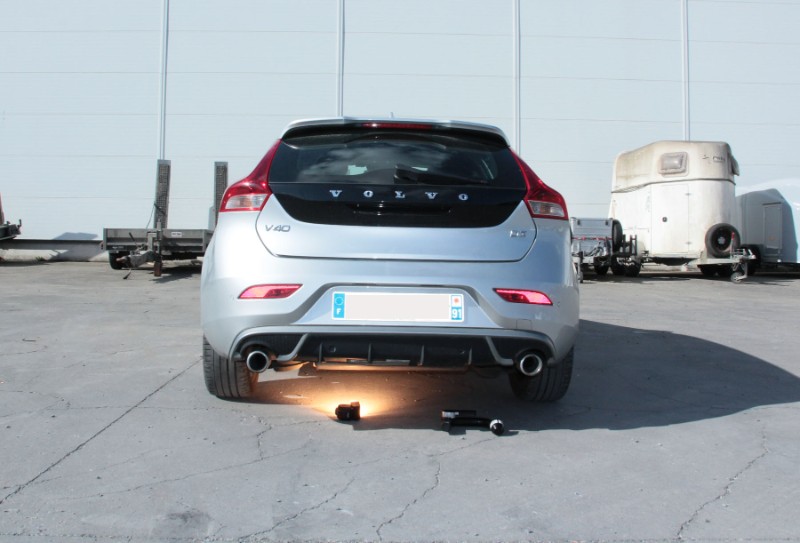 ATTELAGE VOLVO V 40 R DESIGN-VOLVO V 40 R DESIGN GDW Patrick Remorques