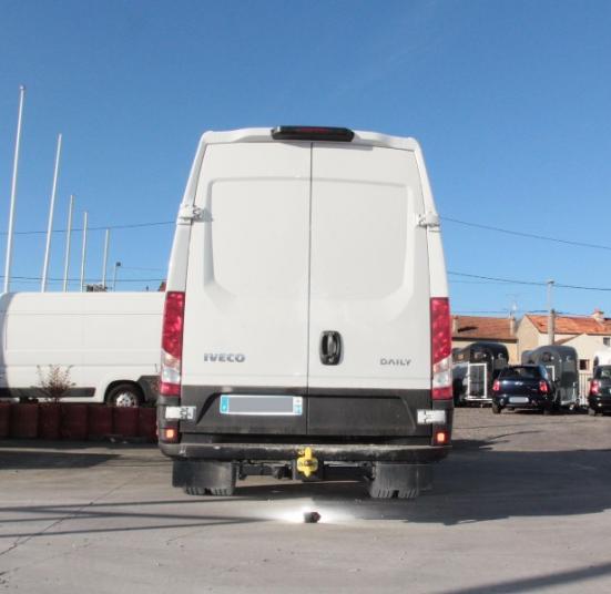 ATTELAGE IVECO DAILY FOURGON ET CHASSIS CABINE 2015