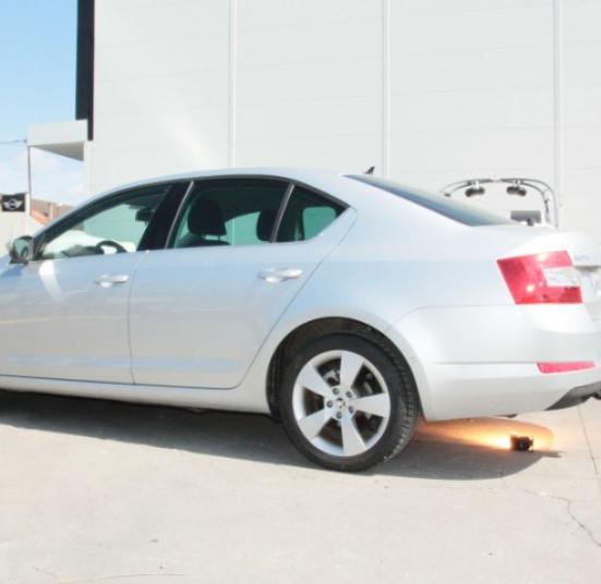 ATTELAGE SKODA OCTAVIA 3 BERLINE