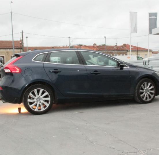 ATTELAGE VOLVO V40