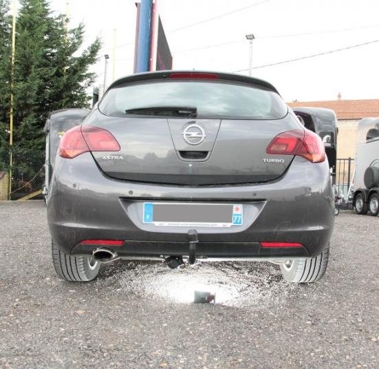 ATTELAGE OPEL ASTRA J BERLINE