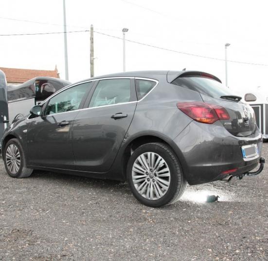 ATTELAGE OPEL ASTRA J BERLINE