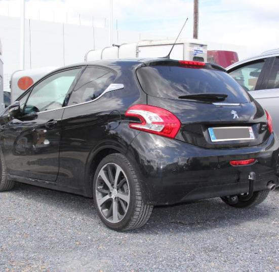 ATTELAGE PEUGEOT 208