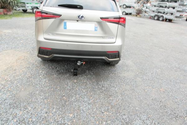 ATTELAGE LEXUS NX300H