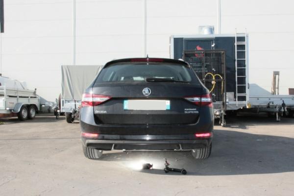 ATTELAGE SKODA SUPERB COMBI