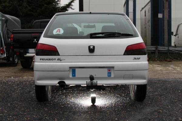 ATTELAGE PEUGEOT 306 BERLINE