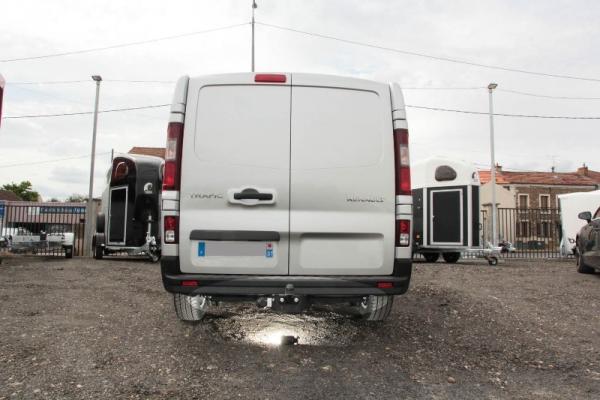 ATTELAGE RENAULT TRAFIC 3