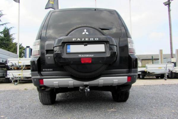 ATTELAGE MITSUBISHI PAJERO