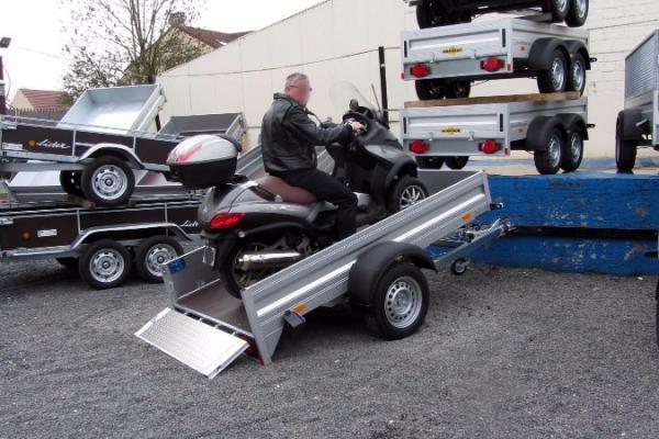 REMORQUE MOTO HUMBAUR 1586