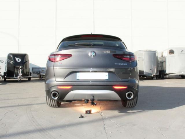 ATTELAGE ALFA ROMEO STELVIO