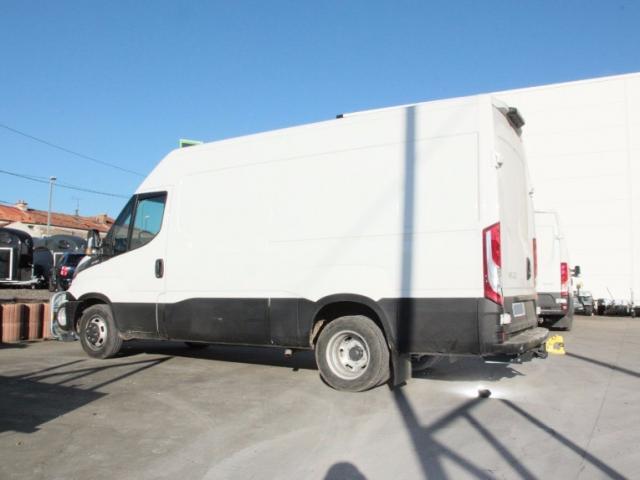 ATTELAGE IVECO DAILY FOURGON ET CHASSIS CABINE 2015