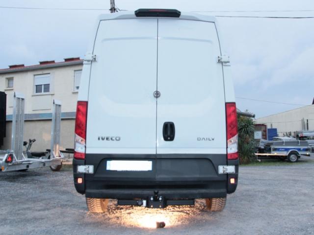 ATTELAGE IVECO DAILY VAN 7 / 9 / 11 M2  2015