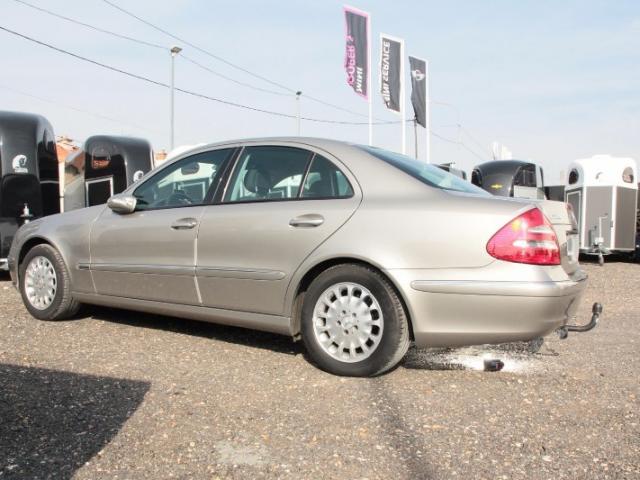 ATTELAGE MERCEDES CLASSE E BERLINE W211