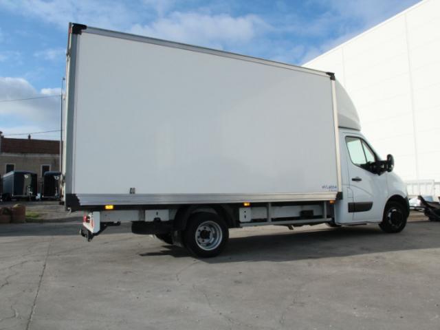 ATTELAGE RENAULT MASTER PLATEAU AVEC CAISSE