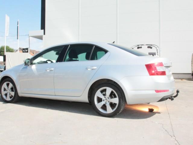 ATTELAGE SKODA OCTAVIA 3 BERLINE