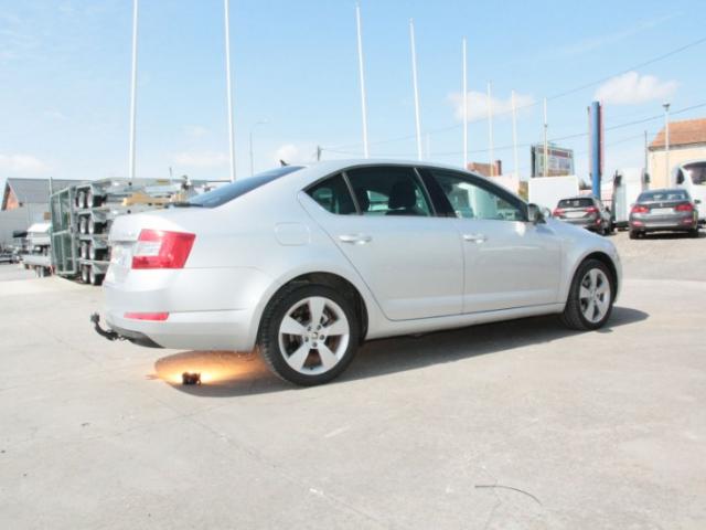 ATTELAGE SKODA OCTAVIA 3 BERLINE