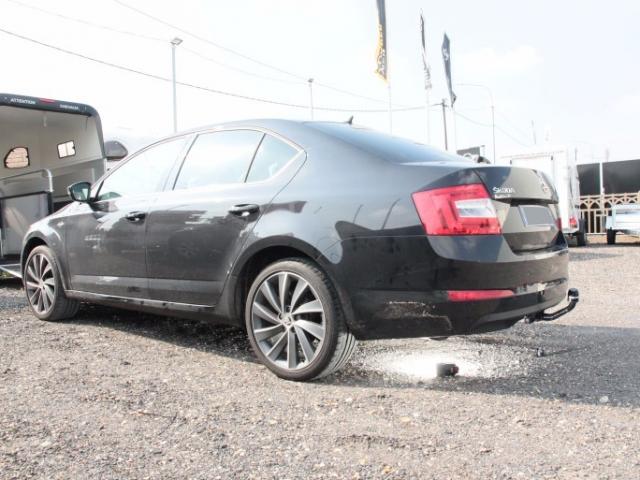 ATTELAGE SKODA OCTAVIA 3 BERLINE