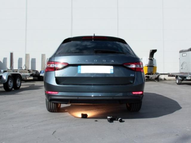 ATTELAGE SKODA SUPERB 3 COMBI HYBRIDE TYPE 3V5
