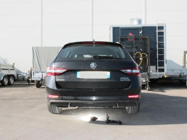 ATTELAGE SKODA SUPERB COMBI