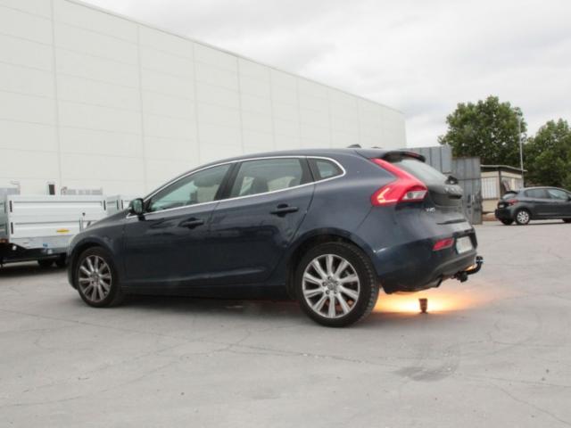 ATTELAGE VOLVO V40