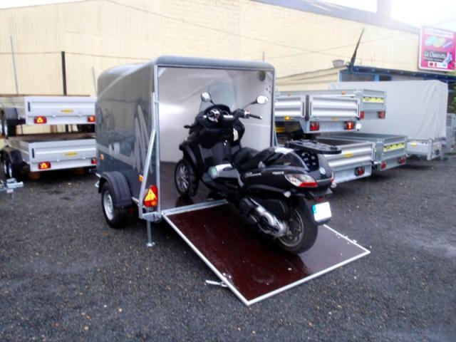 REMORQUE FERMÉE  MOTO DEBON CARGO 1300