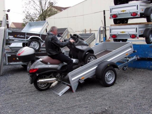 REMORQUE MOTO HUMBAUR 1586