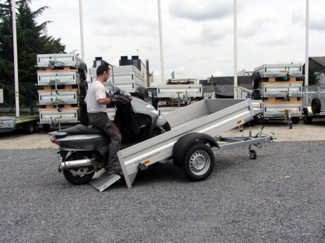 REMORQUE MOTO HUMBAUR 1586